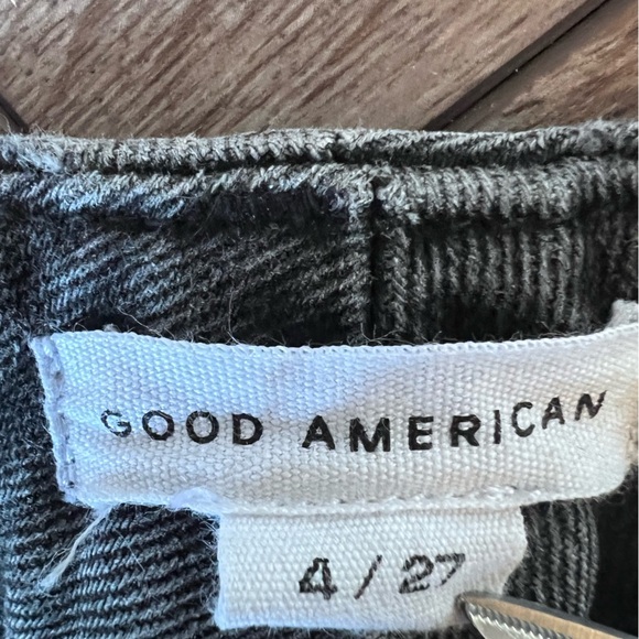 Good American Jeans - Picture 2 of 9